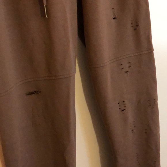 EK Attire Distressed jogger sweatpants - Picture 4 of 8